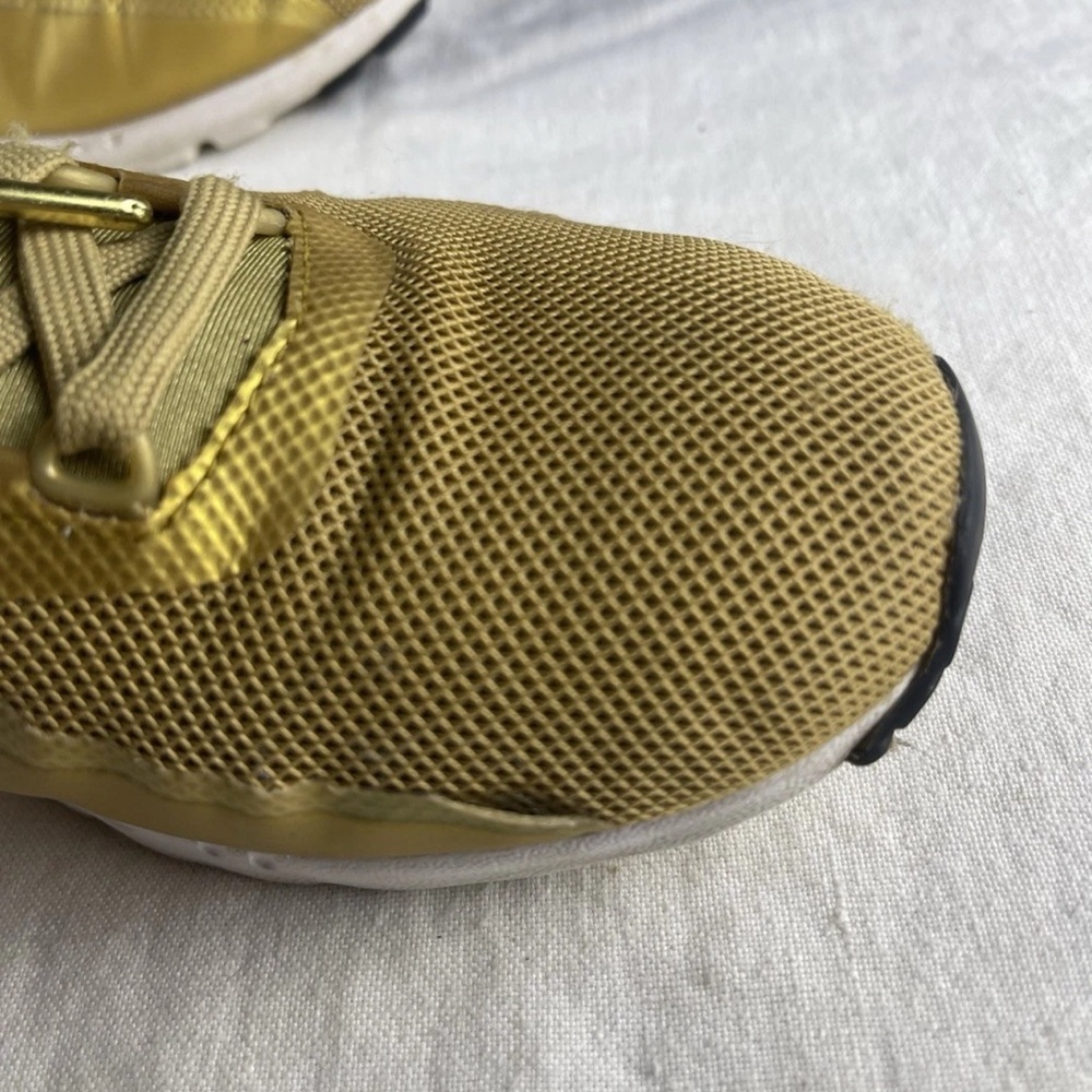 Size 8.0 -Womens Nike Air Max Zero QS Metallic Gold - Picture 8 of 15
